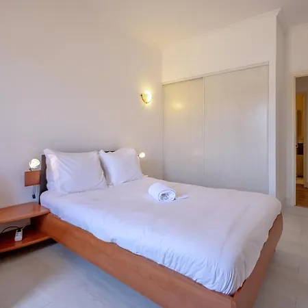 Flat & Oceanview Rooftop Apartment Albufeira